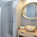 Hotell Aegean Plaza Kamári