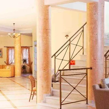 إيجين بلازا 4* Kamári