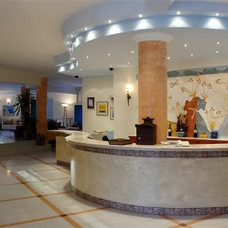 Aegean Plaza Hotel Kamari (Santorini)