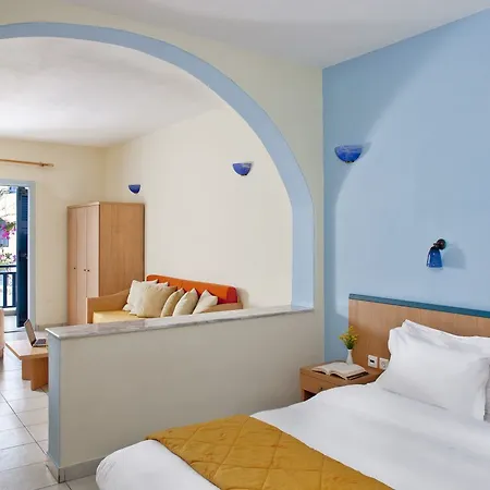 إيجين بلازا 4* Kamári