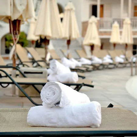 Aegean Plaza 4* Kamari (Santorini)