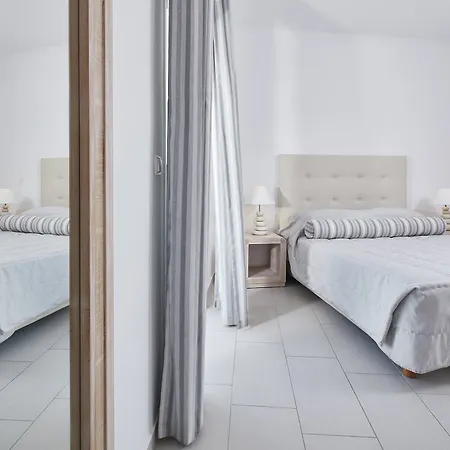 Aegean Plaza Hotel Kamari (Santorini)