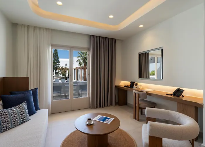 Hotell Aegean Plaza Kamári