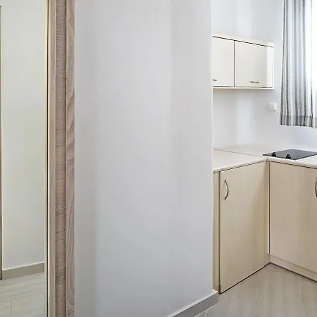 Aegean Plaza 4*